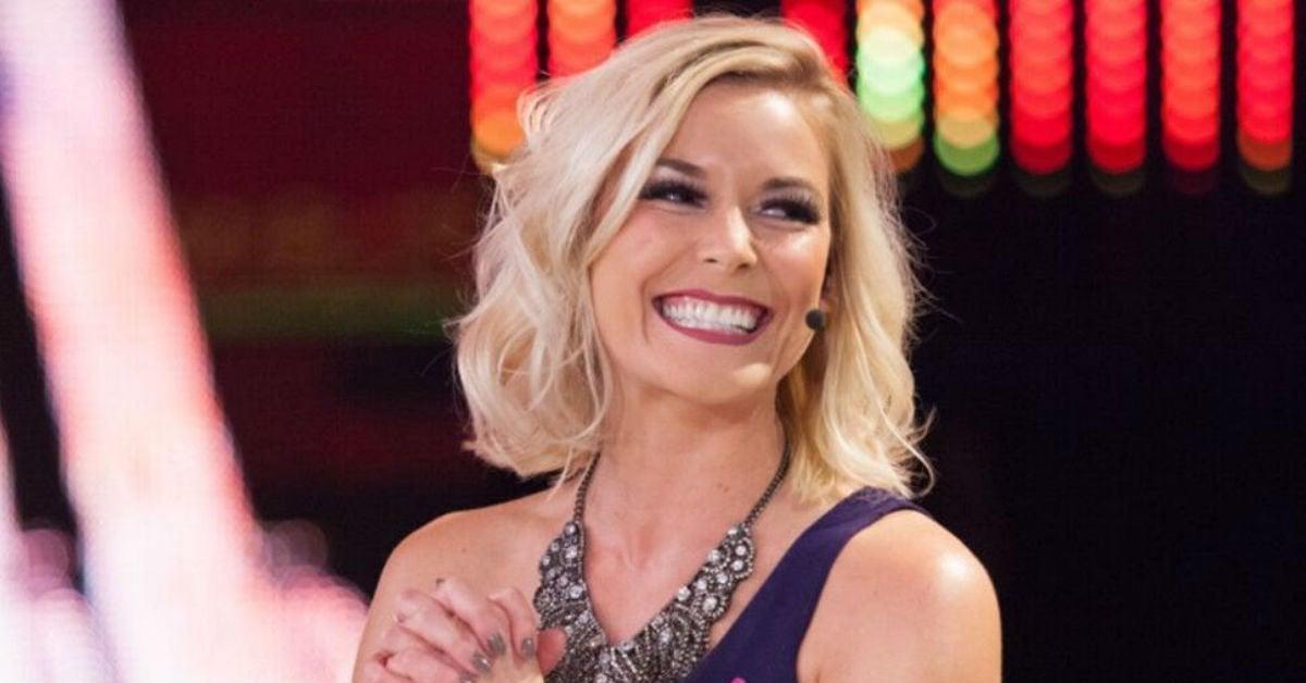 La estrella de AEW se atreve con Renee Paquette a subir al ring