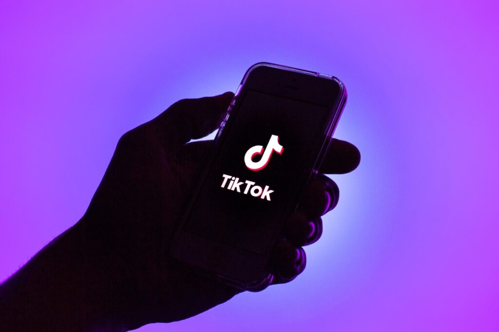 La nueva función #BookTok de TikTok te permite etiquetar títulos de Penguin Random House en videos