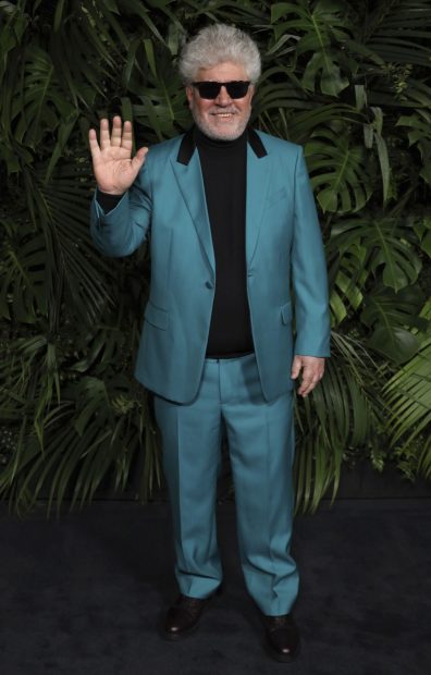 Pedro Almodóvar saludando / Gtres