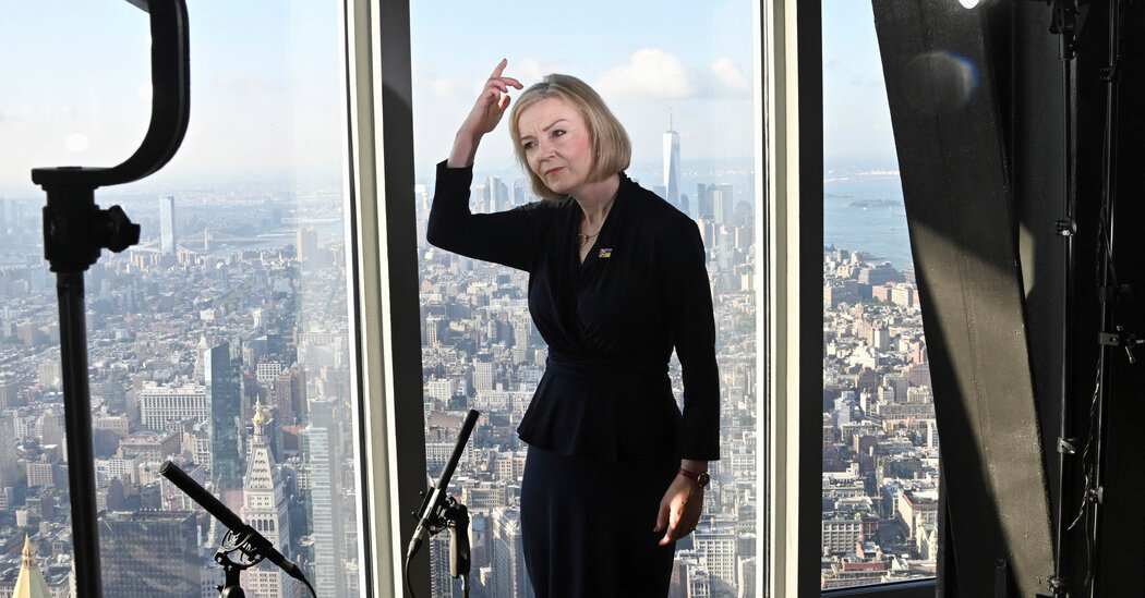 La primera ministra Liz Truss pasa del funeral de la reina a las crisis del Reino Unido