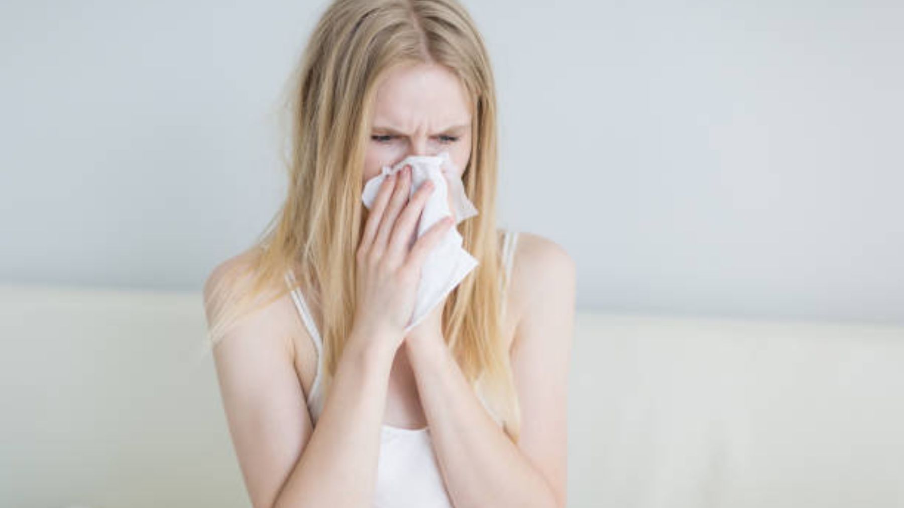 La razón por la que no puedes estornudar mientras duermes