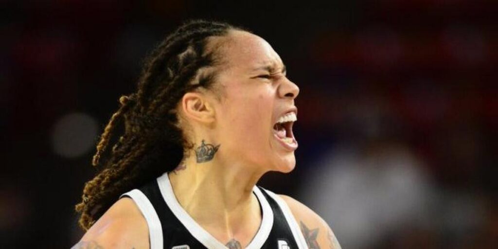 La selección de EEUU retira el 15 de Griner hasta que Rusia la libere
