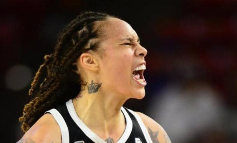 La selección de EEUU retira el 15 de Griner hasta que Rusia la libere