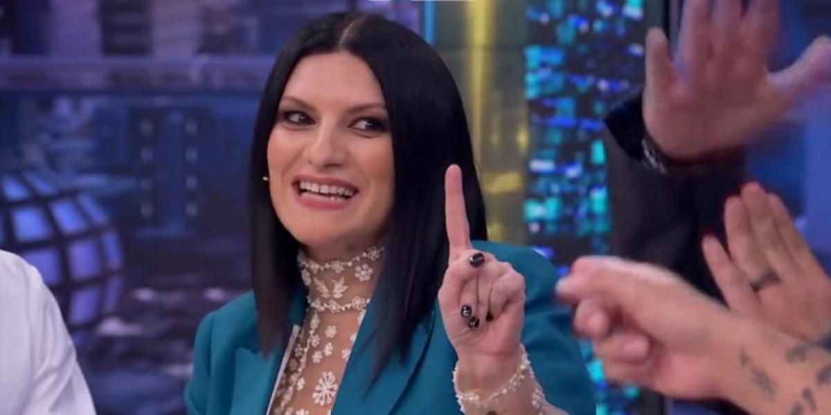 Laura Pausini estalla en redes tras ser acusada de "fascista"