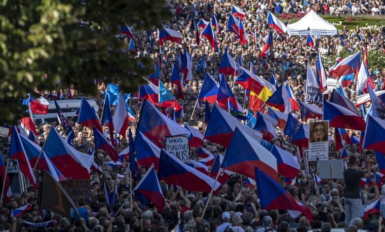 Líderes de Europa prometen alivio económico por temor a disturbios