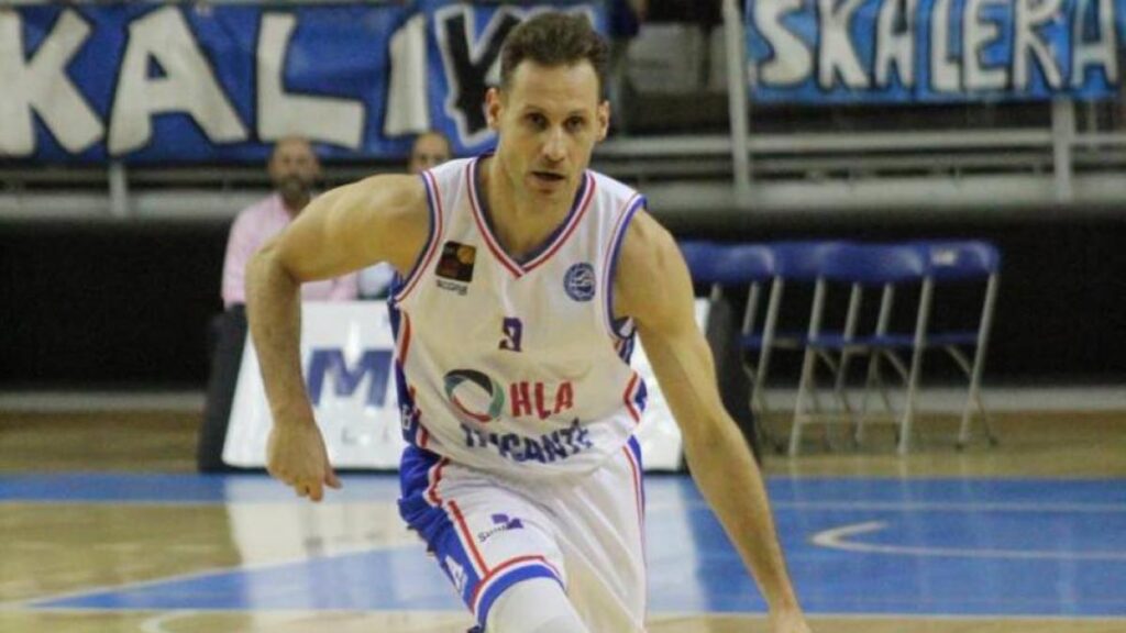 Llompart se retira con 40 años tras 22 como profesional