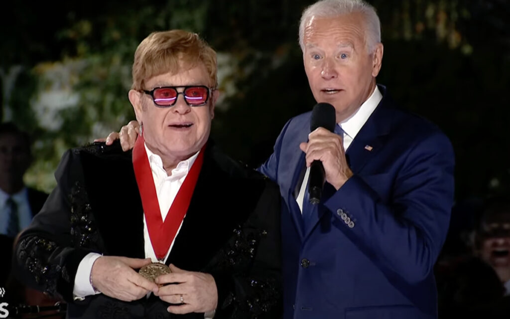 Los Biden reciben a Elton John para velada musical en la Casa Blanca