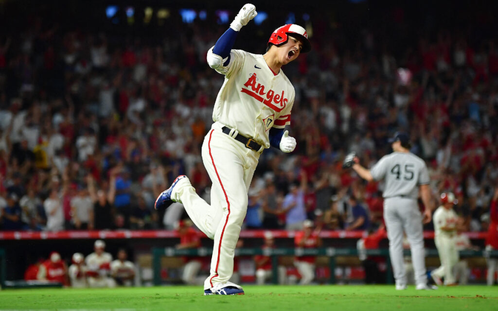 MLB: Ohtani, primer jugador en la historia con 30 jonrones y 10 victorias en la loma |  Video