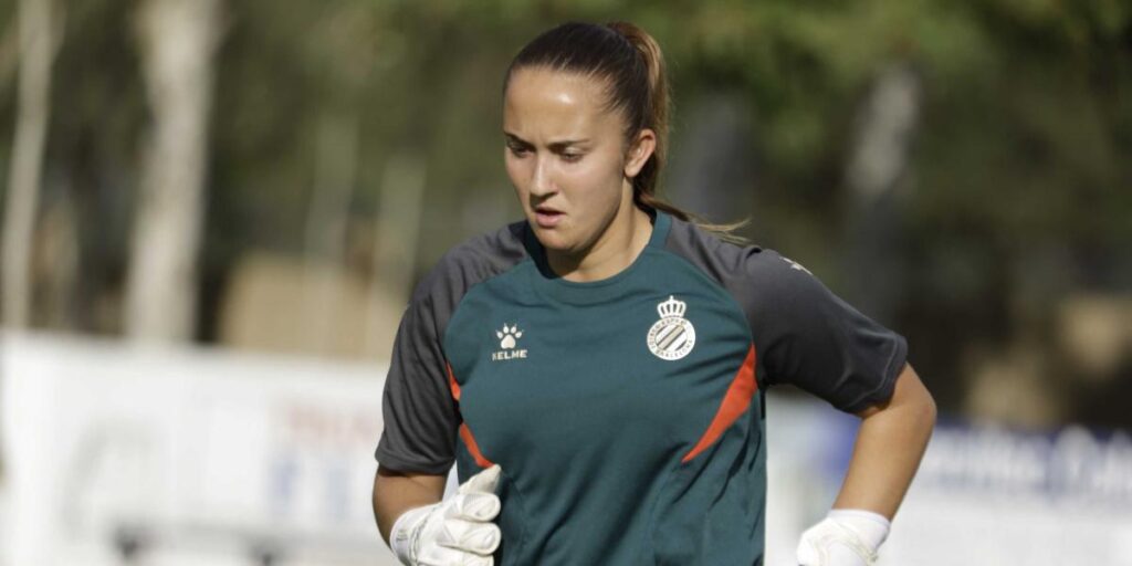 Mar Segarra y Adriana Martín, sensibles bajas pericas