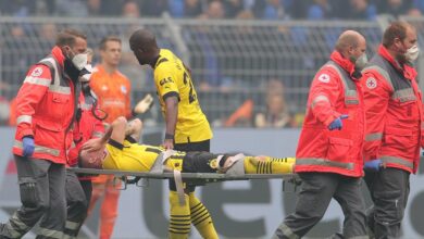 Marco Reus, retirado en camilla, enciende las alarmas