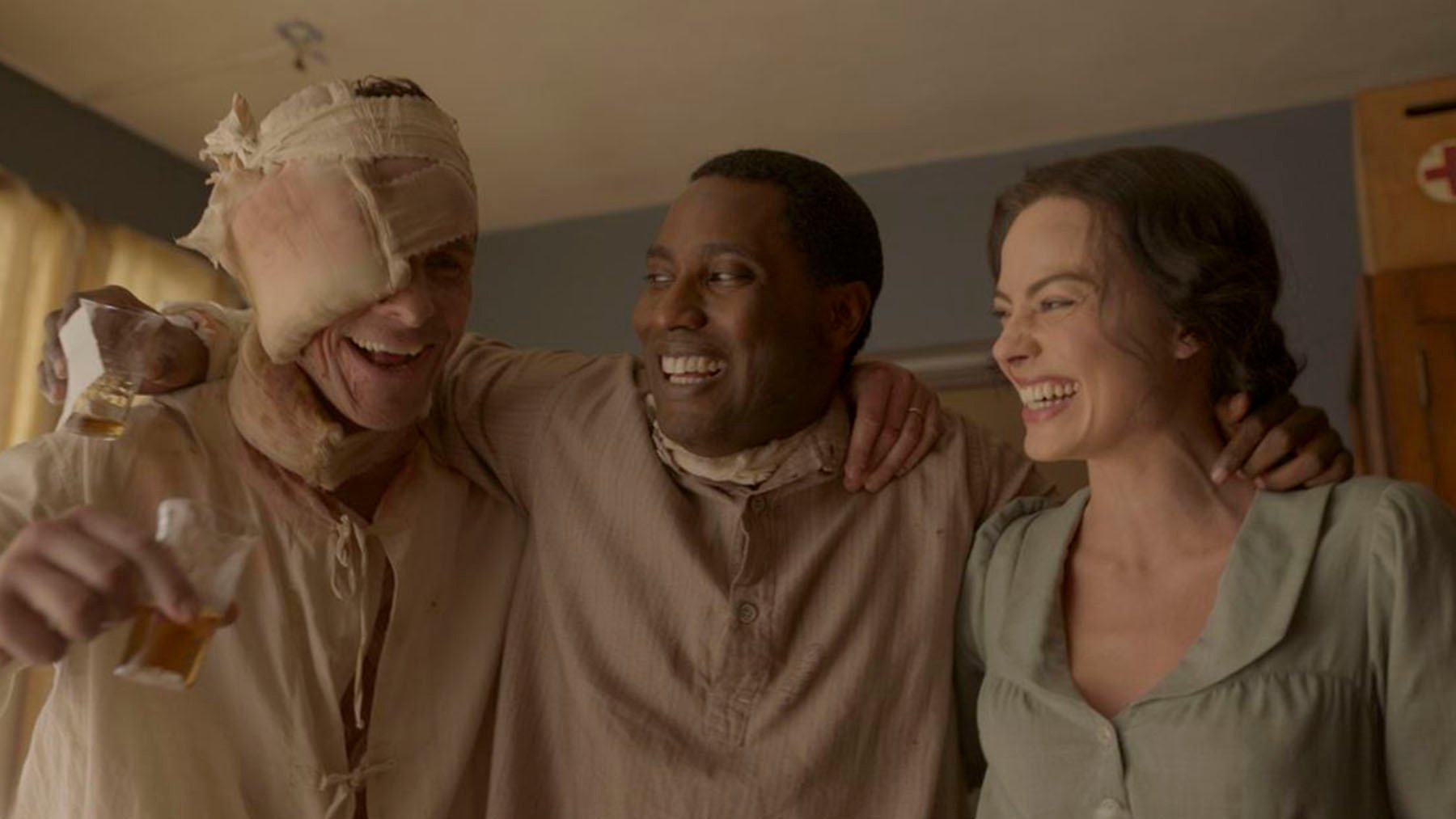 Margot Robbie confiesa que fue la policía quien oficialmente dio por terminada ‘Ámsterdam’