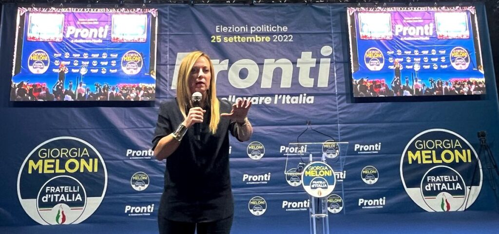 Meloni se viste de moderada