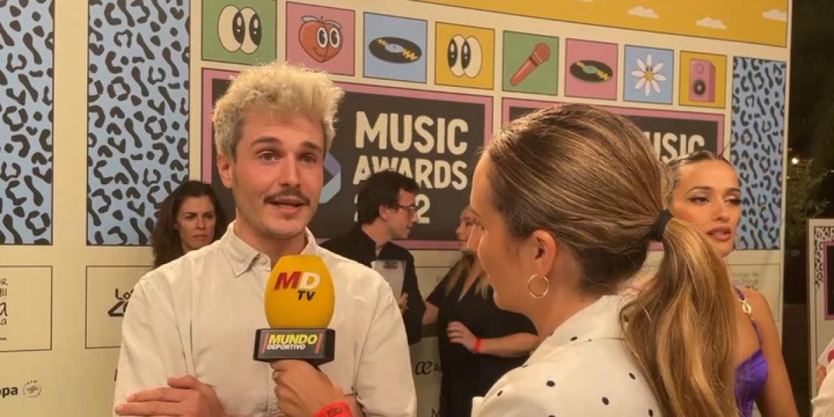 Miki Núñez: "El culpable de que lleve el pelo blanco es Sergi Roberto"