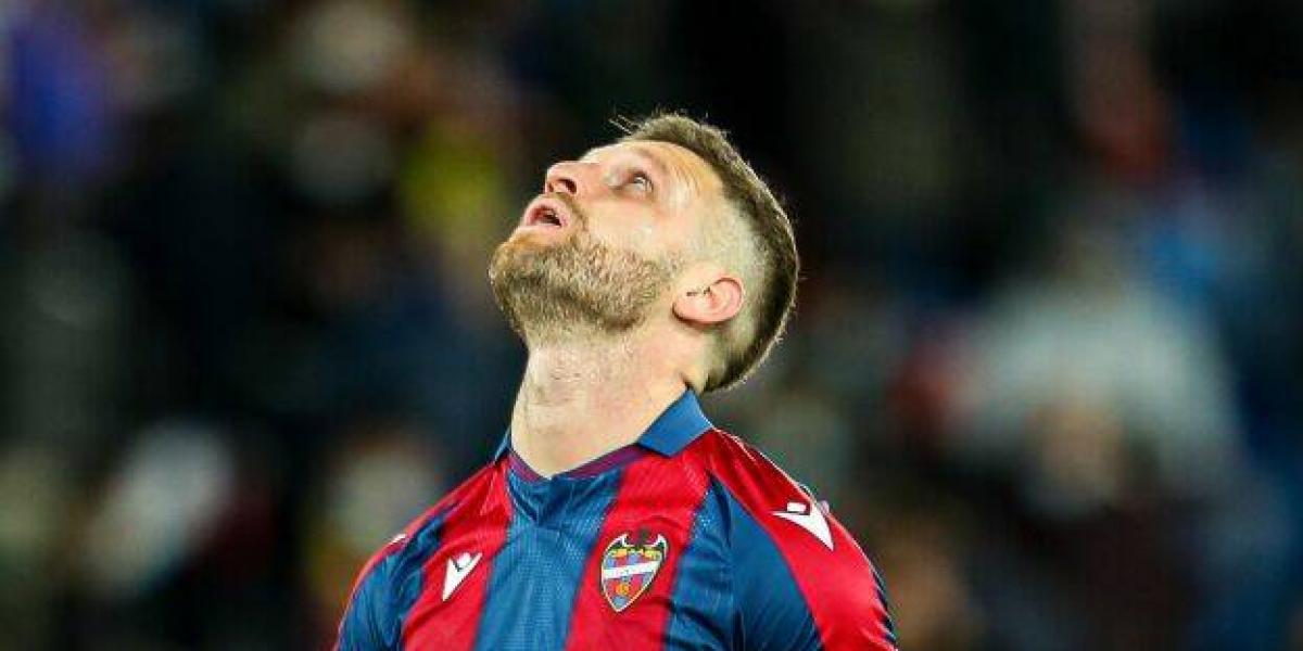 Mustafi estará seis semanas de baja por una lesión muscular