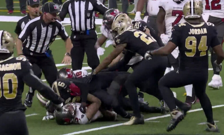 NFL: Se arma la campal entre Santos y Bucaneros | Video