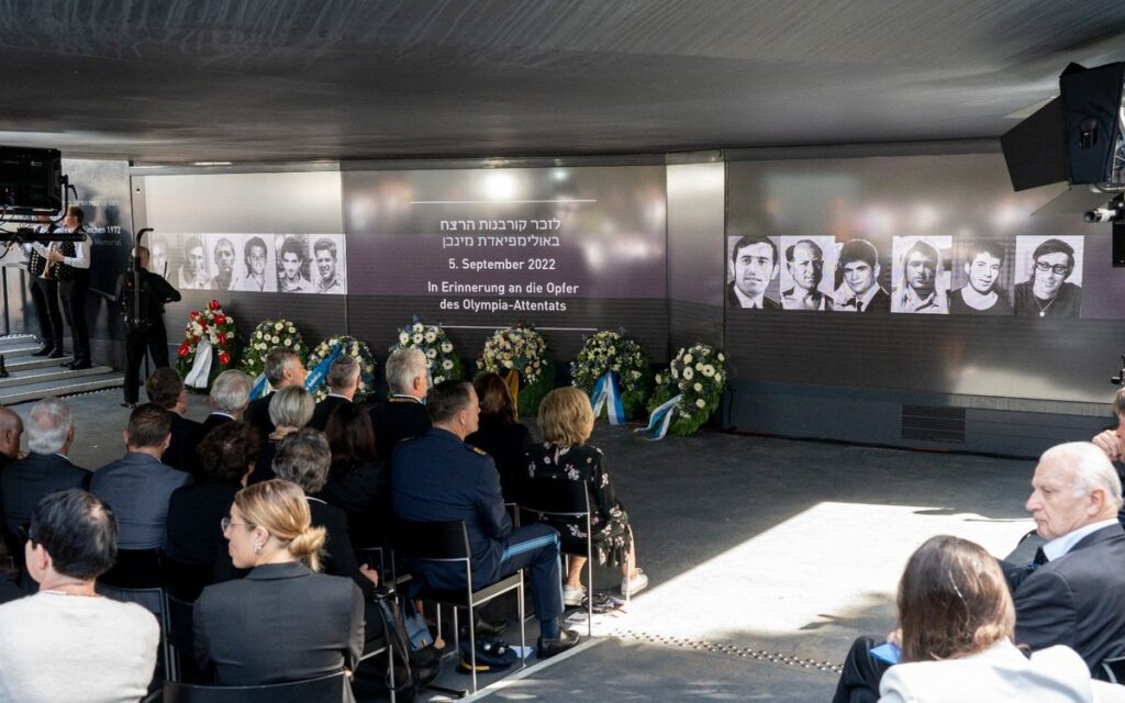 Ofrece Alemania disculpas por el atentado terrorista en Múnich 72 | Video