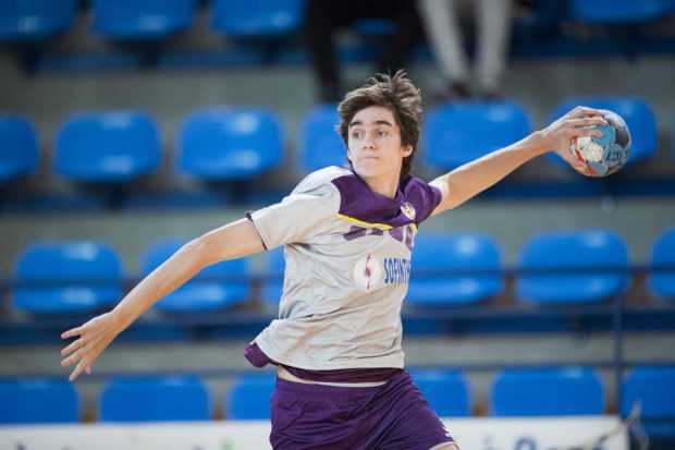 Pablo Urdangarin jugando a balonmano / Gtres