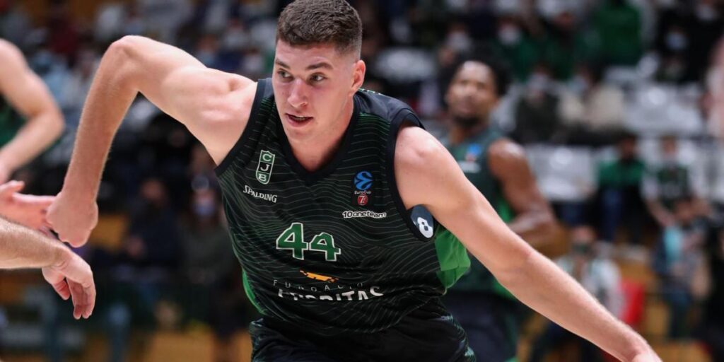 Parra: "Vuelvo mejor jugador y con más experiencia del Europeo"