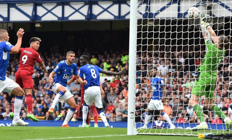 Pickford frena al Liverpool en un derbi apasionante