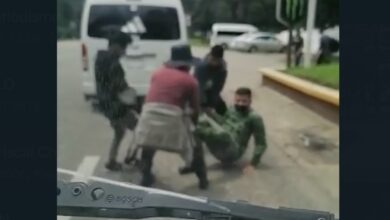 Pobladores retienen a militares y disparan contra helicóptero en Chiapas | Videos