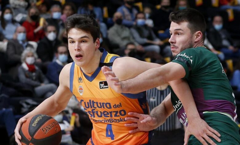 Pradilla: "Ojalá podamos ganar más títulos con España y con el Valencia"