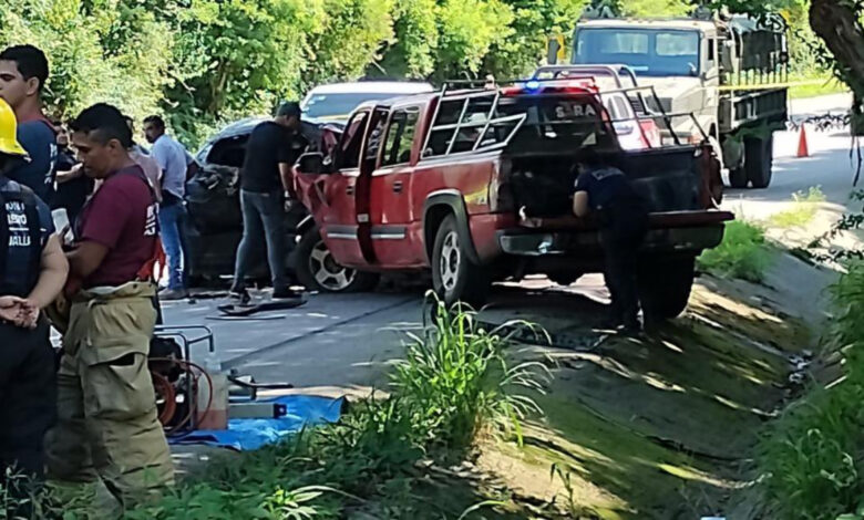 Puerto Vallarta: sicarios chocan, los rescatan y abandonan restos embolsados en carretera