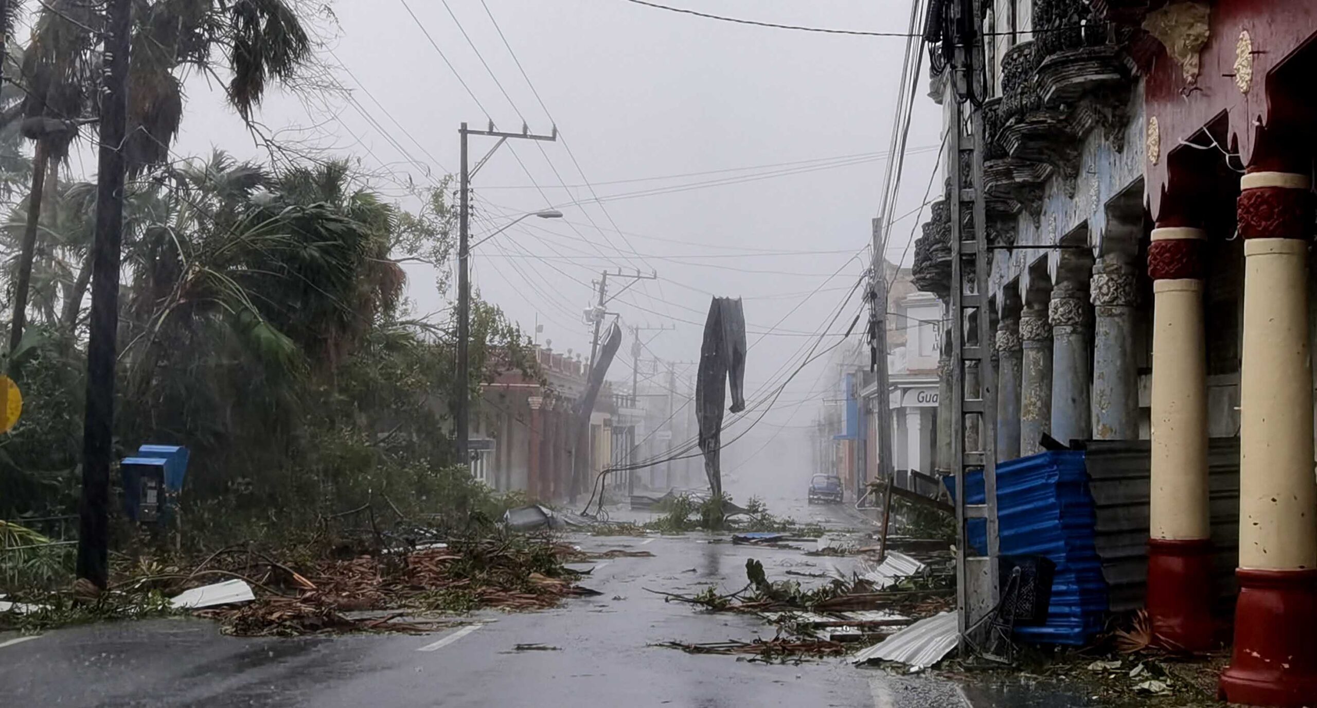 Regresa escasamente la electricidad a determinadas áreas de Cuba a dos días del impacto de Ian