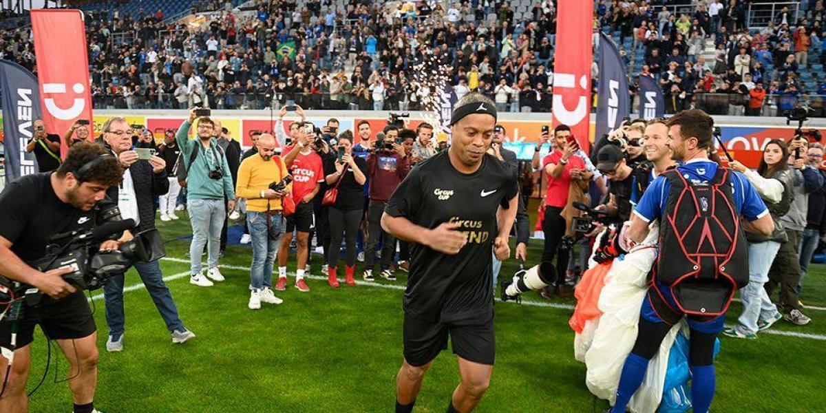 Ronaldinho: "El Barça lo tiene todo para volver a lo más alto"