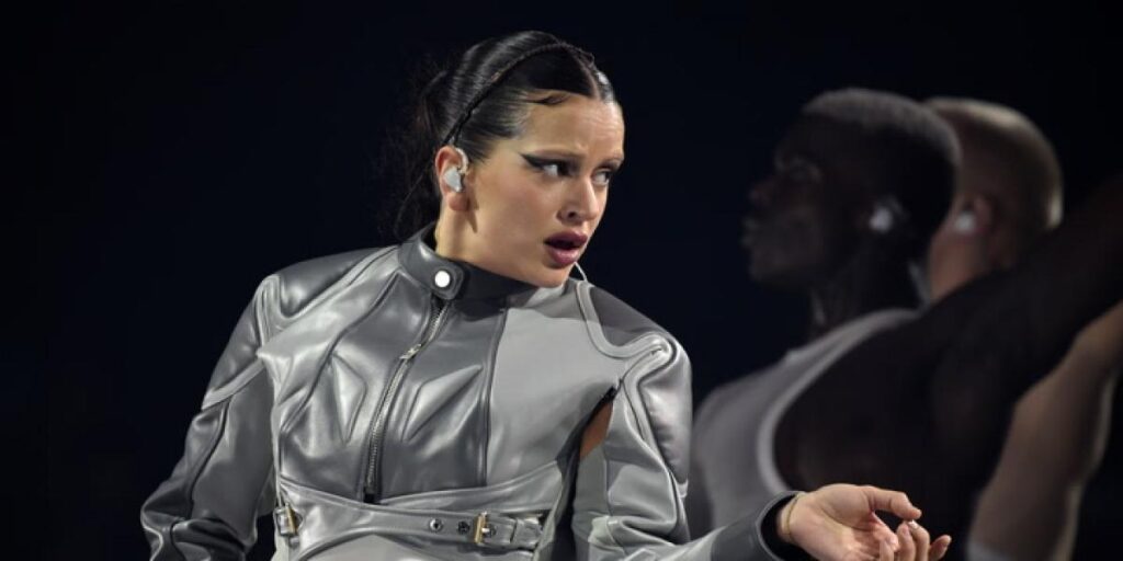 Rosalía deja claro lo que piensa de Shakira en su concierto en Colombia