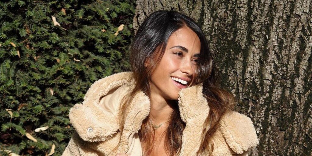 Sabemos de dónde es la chaqueta de Antonela Roccuzzo que arrasa en las redes