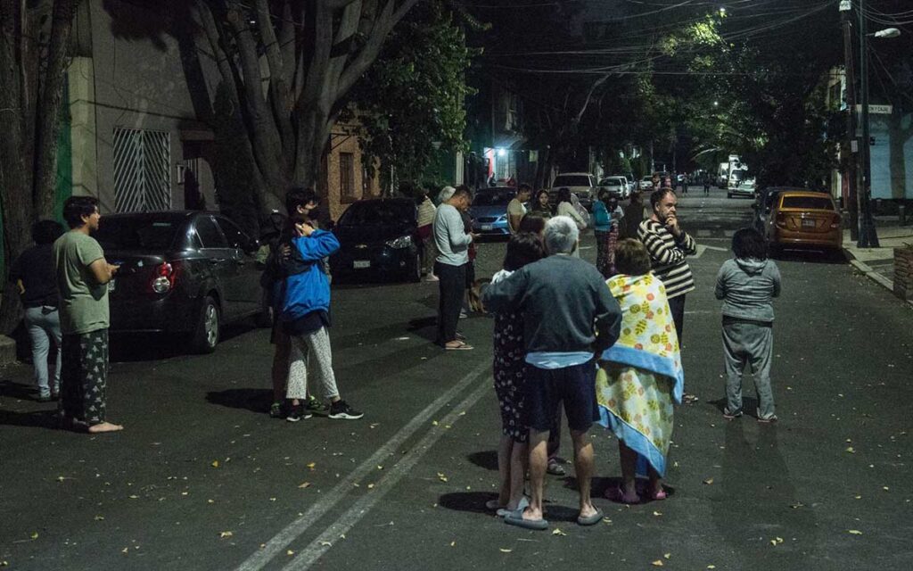 Sismo 6.9: Dos fallecidos, apagones en 67 colonias y daños menores en inmuebles, saldo en la CDMX