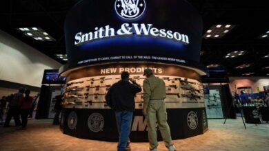 Smith & Wesson comercializó armas para 'aspirantes a tiradores masivos': víctimas de Highland Park