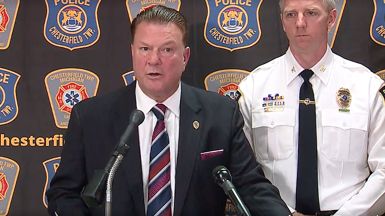 Sospechoso enfrenta cargos por el asesinato a martillazos de un presentador de noticias de radio de Detroit