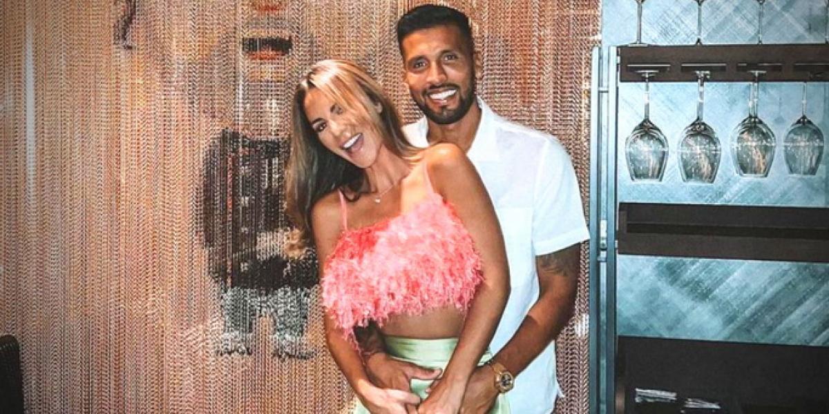 Tamara Gorro y Ezequiel Garay pasean su amor por la nueva casa de Dabiz Muñoz