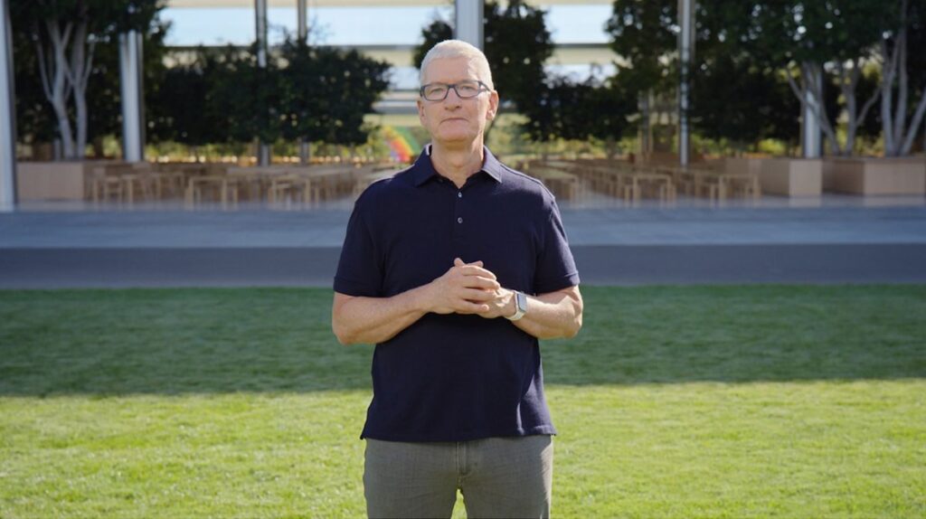 Tim Cook preferiría que compraras un iPhone antes que usar RCS