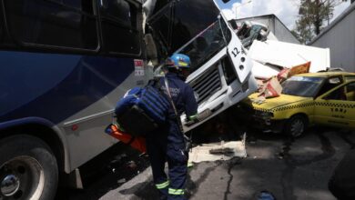 Tráiler sin frenos provoca fuerte carambola de 23 autos en la México-Querétaro | Fotos