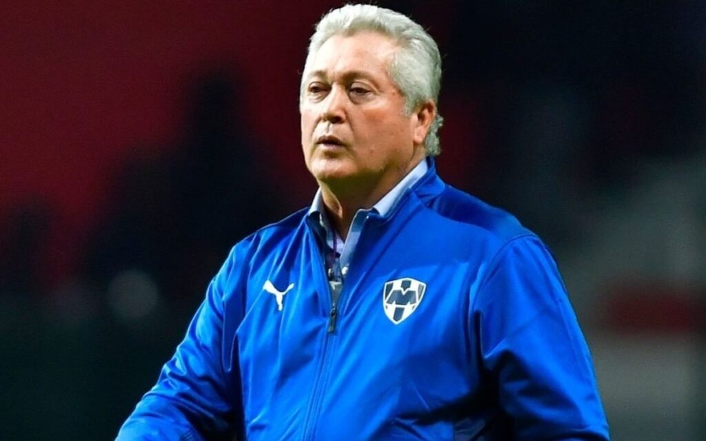 Trasladan a Víctor Manuel Vucetich a un hospital en Monterrey | Video