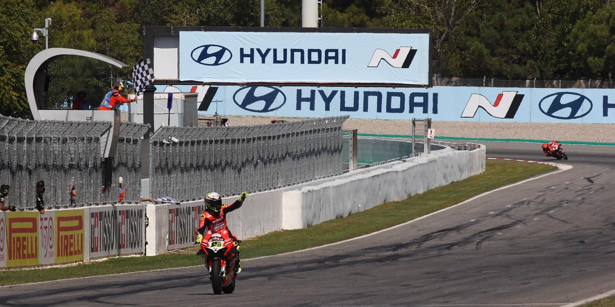 Triplete de Álvaro Bautista en el GP de Catalunya