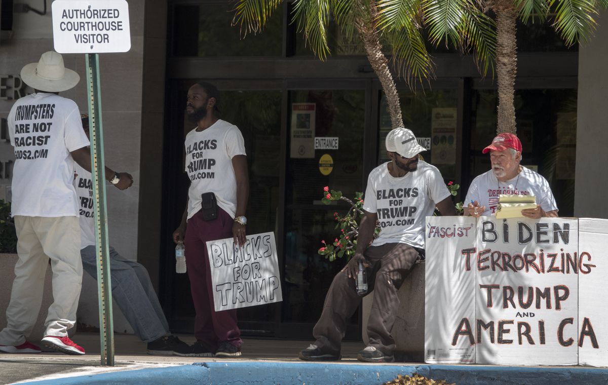 Trump tenía en Mar-a-Lago 48 carpetas de documentos clasificados vacías