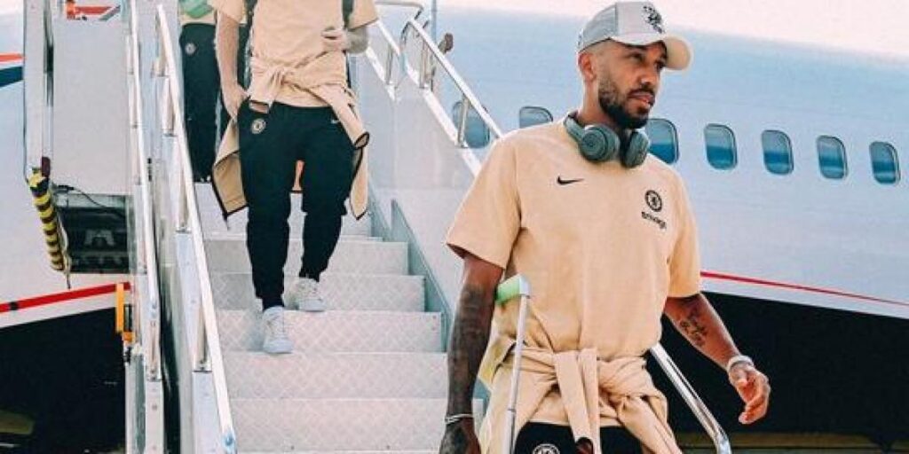 Tuchel bromea con la máscara de Aubameyang