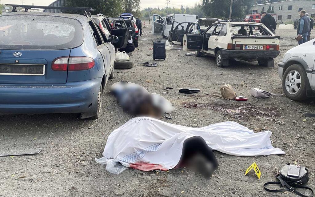 Ucrania denuncia 23 civiles muertos en un ataque ruso contra un 'convoy humanitario' en Zaporiyia