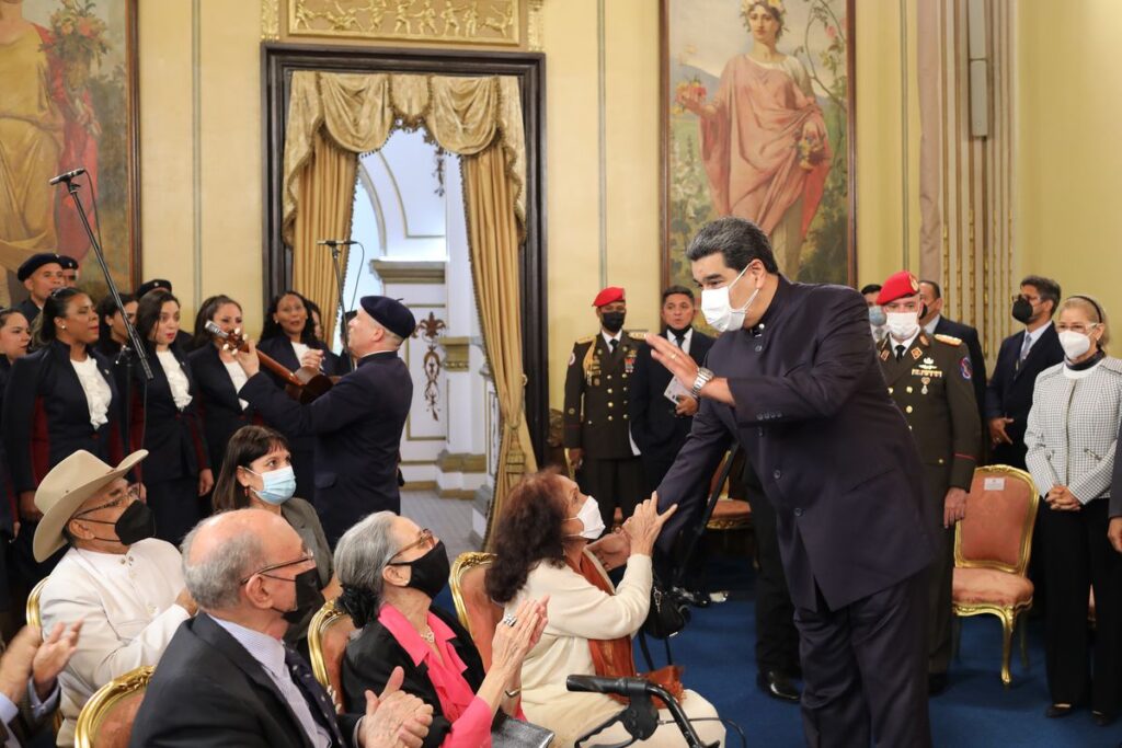 Un fantasma llamado Maduro