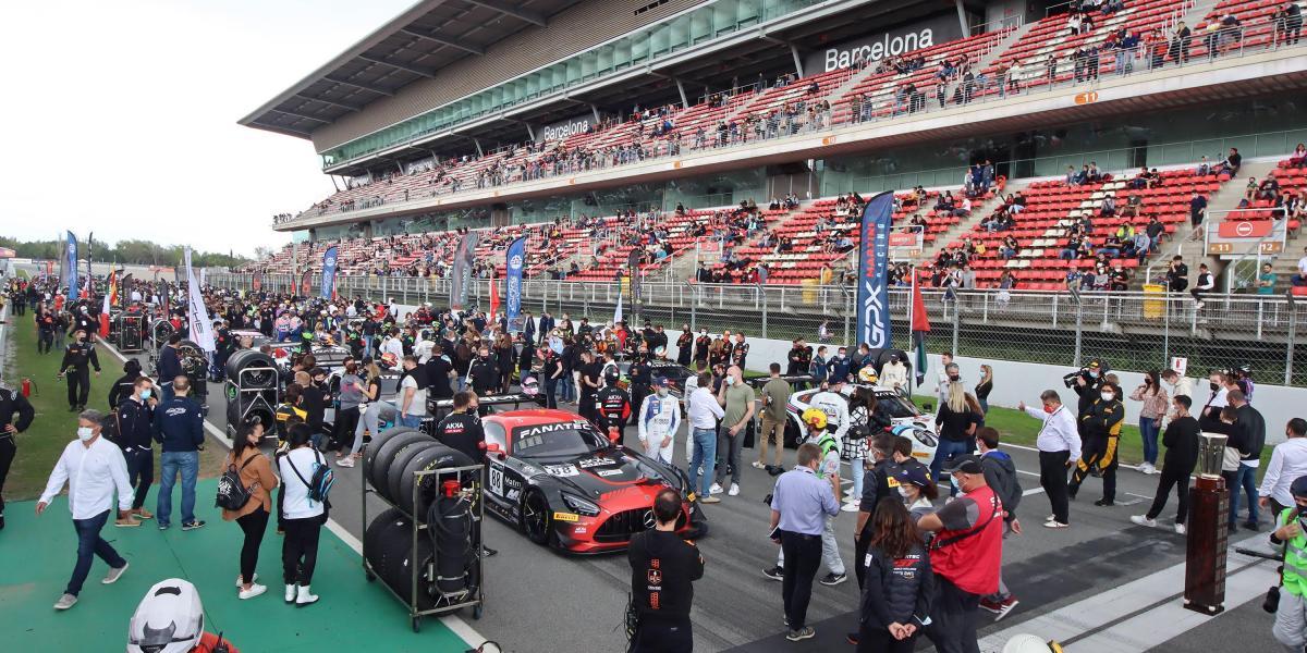 Valentino Rossi vuelve al Circuit de Barcelona sobre cuatro ruedas