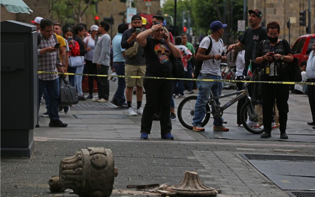 Van más de 2 mil réplicas del temblor de 7.7 en Michoacán