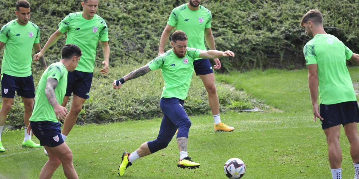 Vivian causa baja y Herrera vuelve al grupo