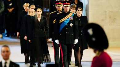William, Harry y los otros seis nietos de Isabel II velan juntos su féretro | Video