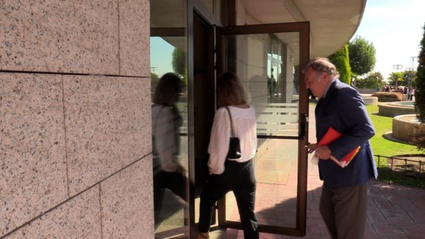 La familia García Obregón en el tanatorio / Gtres