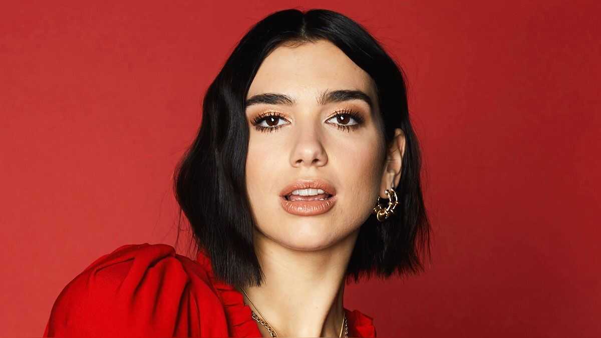 Dua Lipa visita museo de Frida Kahlo y come tacos en CDMX