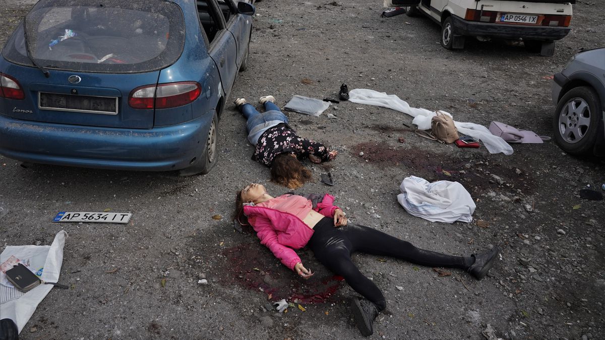 Un ataque ruso con misiles causa una matanza de civiles en zaporiyia