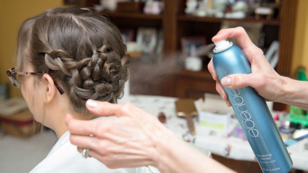 ¿Por qué fija el pelo?